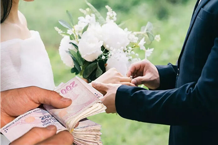 İstanbul’da ‘Evlenecek Gençlerin Desteklenmesi Projesi’ kapsamında 4 bin 45 çifte 606 milyon lira faizsiz kredi desteği verildi