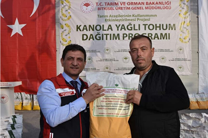 İstanbul İl Tarım ve Orman Müdürlüğü, İstanbullu çiftçilere kanola tohumu dağıttı