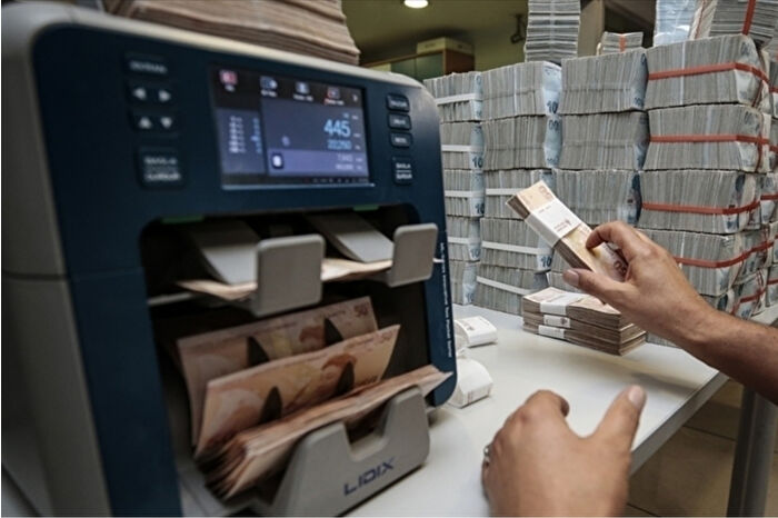 Sıkı para politikası KOBİ’lerde dengeleri değiştirdi: Mikro işletmeler daraldı, orta ölçeklilerde riskler arttı