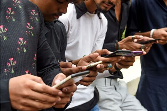 Hindistan Google ve Microsoft yerine yerli alternatife yöneldi