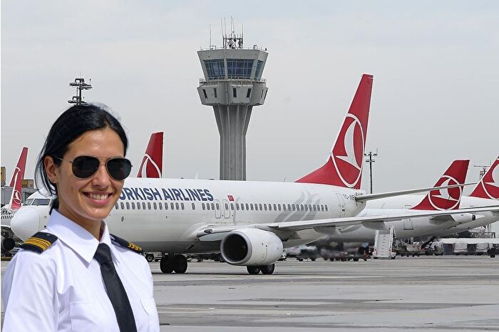 THY'nin yeni pilotları mezun oldu: Kadın pilotta dünya birincisi