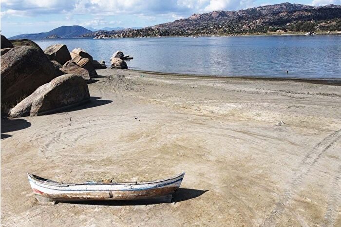 Bafa Gölü'nde kuraklık tehlikesi: 40 metre çekildi