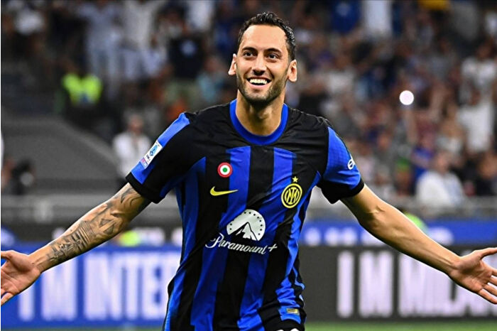 Hakan Çalhanoğlu, Milano’da Okan Buruk ve Abdullah Kavukcu’ya ‘Ocak transferinde gelmeye hazırım’ mesajını verdi