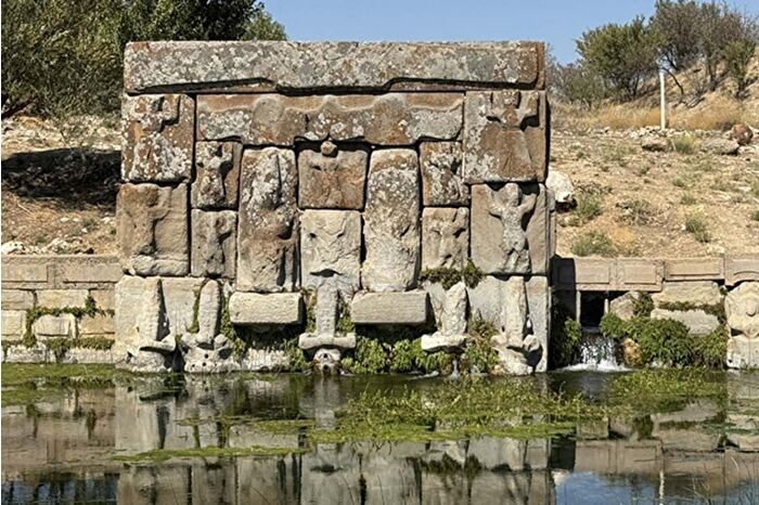 Konya'nın Beyşehir ilçesinde bulunan hititlere ait 3200 yıllık su anıtı kuraklıktan etkilenmedi