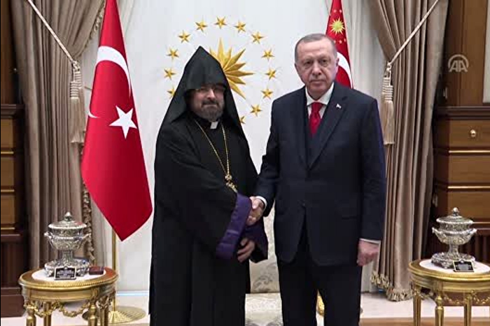 Türkiye Ermenileri Patriği Sahak Maşalyan'ın babası hayatını kaybetti, Cumhurbaşkanı Erdoğan Maşalyan'ı arayarak taziyelerini iletti