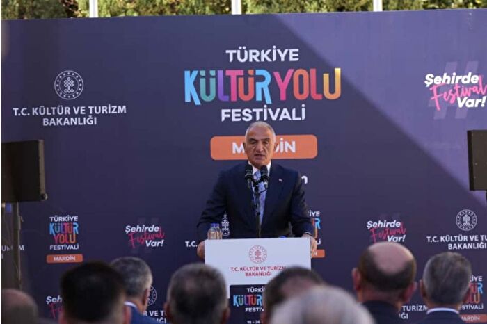 Kültür ve Turizm Bakanı Ersoy: 2026’da festival coşkusu 50 şehre ulaşacak