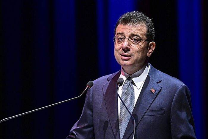 Ekrem İmamoğlu hakkındaki 'Cumhuriyet Savcılarına hakaret ettiği iddiası' ile ilgili dava düştü