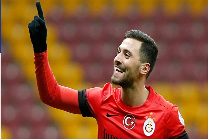 Galatasaray ve Fenerbahçe formaları giyen Sinan Gümüş 31 yaşında kulüpsüz kaldı