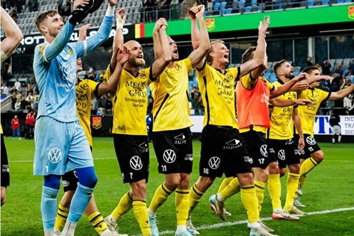 İsveç'in balıkçı köyünün futbol takımı Mjallby şampiyon oldu, Şampiyonlar Ligi elemelerinde oynayacaklar