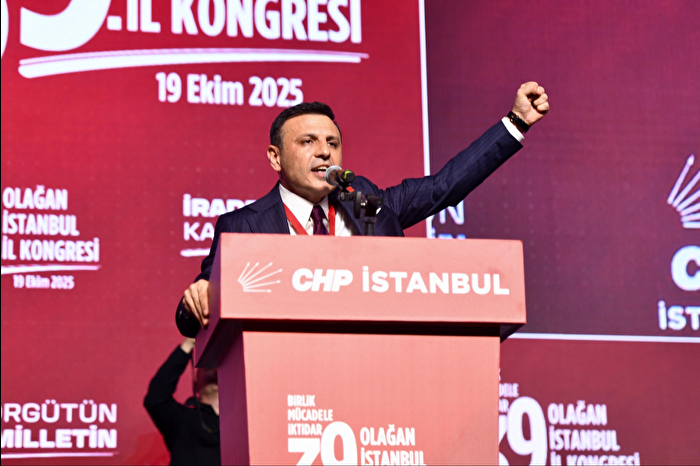 İstanbul'da CHP'nin 39. Olağan İl Kongresi yapıldı: Özgür Çelik yeniden İstanbul İl Başkanı seçildi