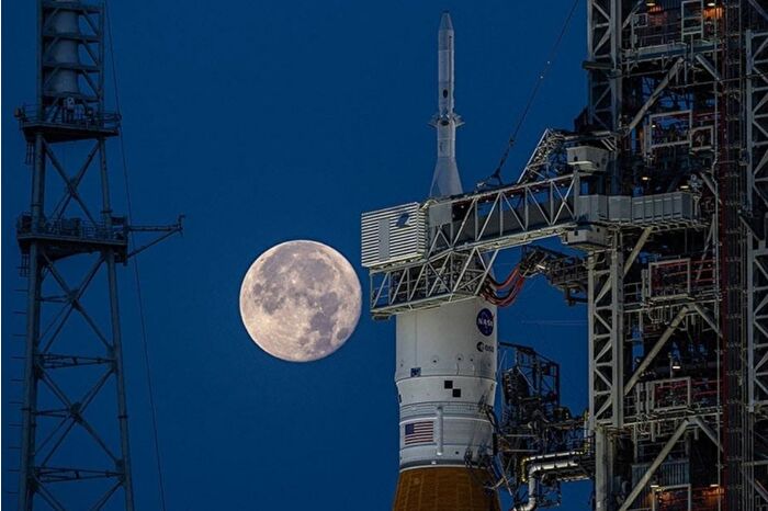 Uzay yarışı başlıyor: NASA, Musk'ın SpaceX'ine alternatif arıyor, güçlü rakip ise Bezos'un Blue Origin'i