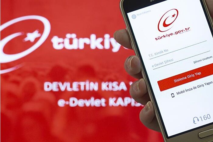Birçok kamu hizmetini dijital ortamda sunan milli yazılım e-devlet'e 10 ülke talip oldu