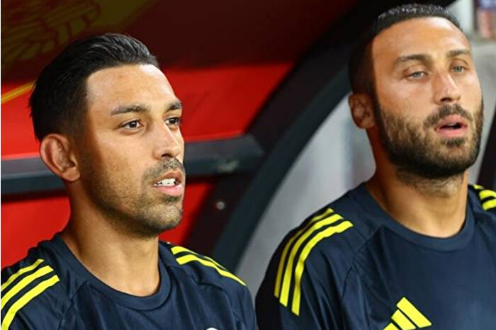 Fenerbahçe’de İrfan Can Kahveci ve Cenk Tosun’un kadro dışı süreci 26 Ekim’de sona eriyor