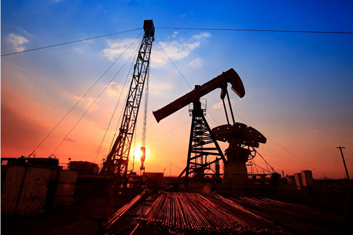 Brent petrolün varil fiyatı Rusya'ya yaptırımın ardından yüzde 2'den fazla arttı