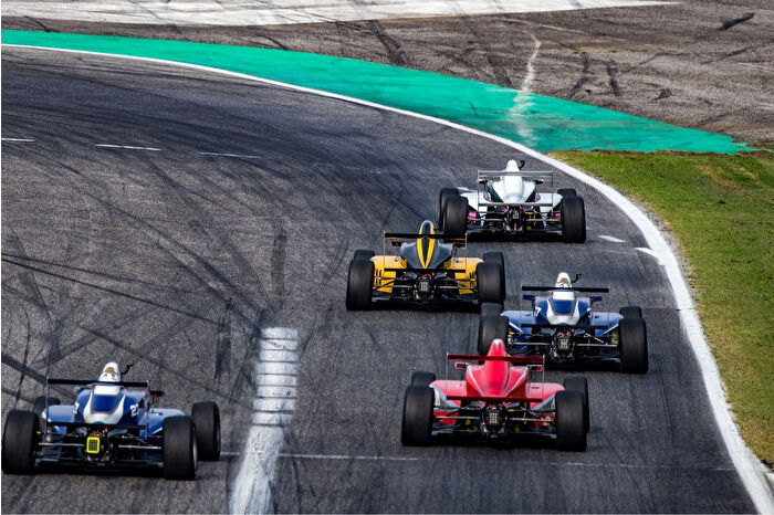 Formula 1 Dünya Şampiyonası'nda heyecan, sezonun 20'nci yarışı Meksika Grand Prix'siyle devam edecek