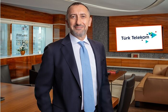 Türk Telekom'un CEO'su Ümit Önal, Siber Güvenlik Başkanlığı'na atandı