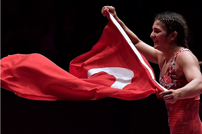 U23 Dünya Güreş Şampiyonası kadınlar 68 kiloda Nesrin Baş, finalde bağımsız sporcu Alina Shevchenko’yu 10-0 yenerek 3.'üncü kez şampiyon oldu