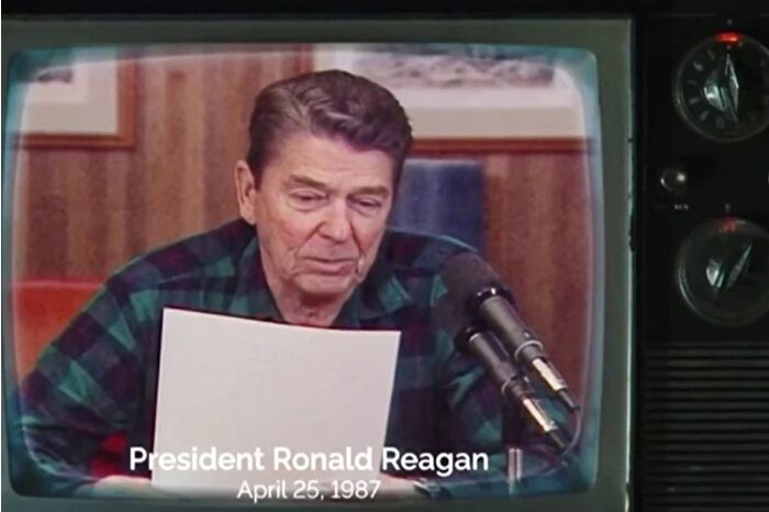 Trump, eski başkan Reagan'ın vergilerle ilgili sözlerini çarptırdığı gerekçesiyle Kanada'ya gümrük tarifesini yüzde 10 artıracağını söyledi