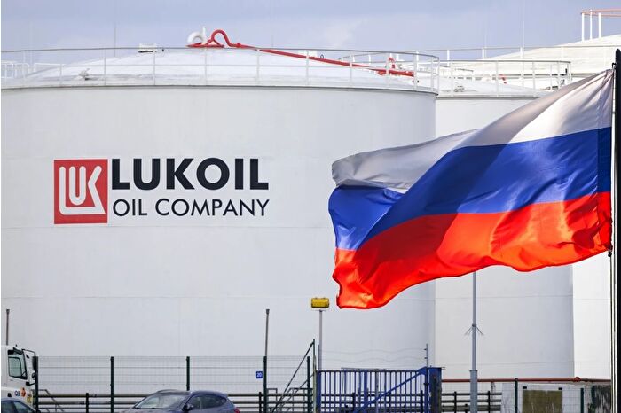 ABD'nin yaptırım listesine eklediği Rus petrol şirketi Lukoil'den uluslararası varlıklarını satma kararı