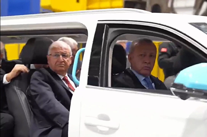 Cumhurbaşkanı Erdoğan BMC'nin Ankara'daki tesisinin açılışına Togg'un yeni limuzin modeli ile geldi