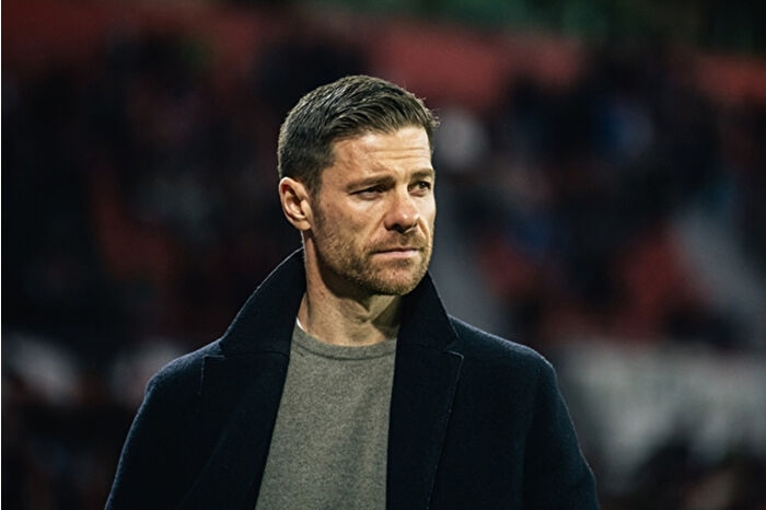 Real Madrid’in Barcelona galibiyetine soyunma odası krizi damga vurdu Xabi Alonso’nun Vinicius Jr’ı tehdit ettiği iddiası gündem oldu