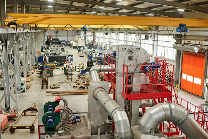 Çin ile ABD arasındaki tarife belirsizliği imalat sanayisini olumsuz etkilerken PMI verileri 7 aydır daralma sinyali veriyor