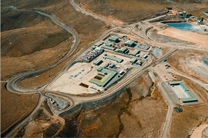 Madencilik şirketi Fresnillo, Kanadalı altın madeni firması Probe Gold'u satın alıyor