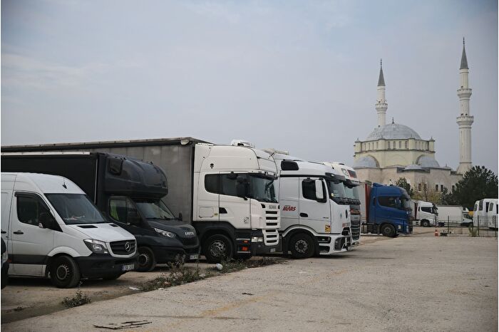 Kapıkule'de TIR kuyruğu sorunu gurbetçi otoparkıyla çözüme kavuştu