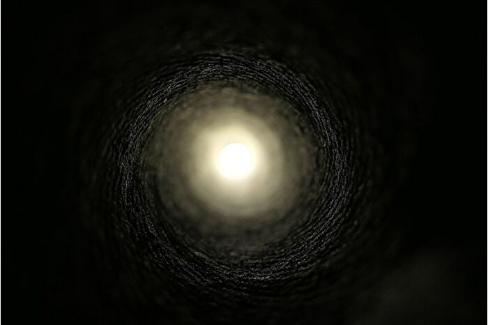 Gökbilimciler evrenin ilk dönemlerinde oluşan kara delik keşfetti