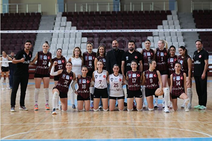 Zeren Group, ArsaVev Hatay Voleybol Spor Kulübü’yle sponsorluk anlaşması imzaladı