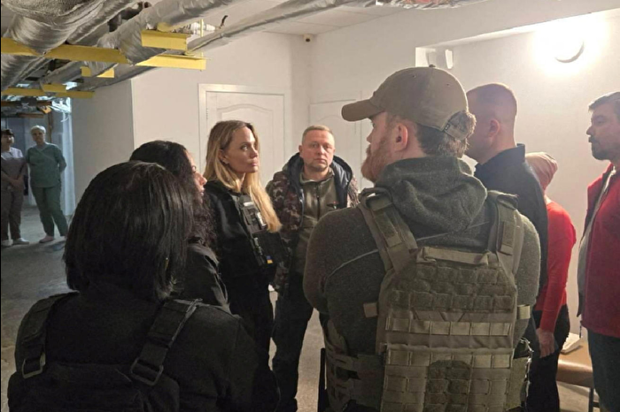 Angelina Jolie'nin Ukrayna ziyaretinde şoförü zorla askere alındı