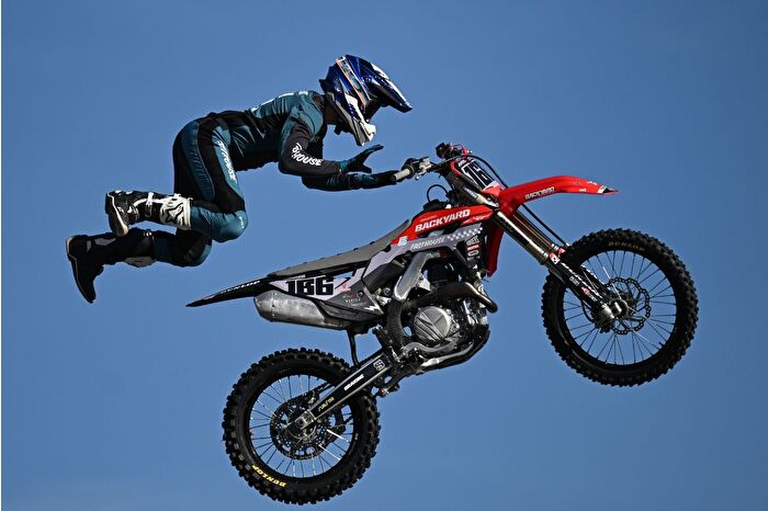 İtalya'da EICMA 2025 kapsamında serbest stil motokros gösterileri yapıldı