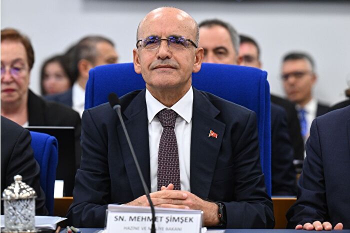 Hazine ve Maliye Bakanı Şimşek, Plan ve Bütçe Komisyonu'nda milletvekillerinin sorularını yanıtladı, 'Benden burjuva sermayeci çıkartamazsınız' dedi