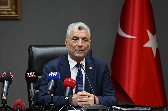 Ticaret Bakanı Ömer Bolat, İSO İhracat İklimi ve sanayi üretim endekslerini değerlendirdi