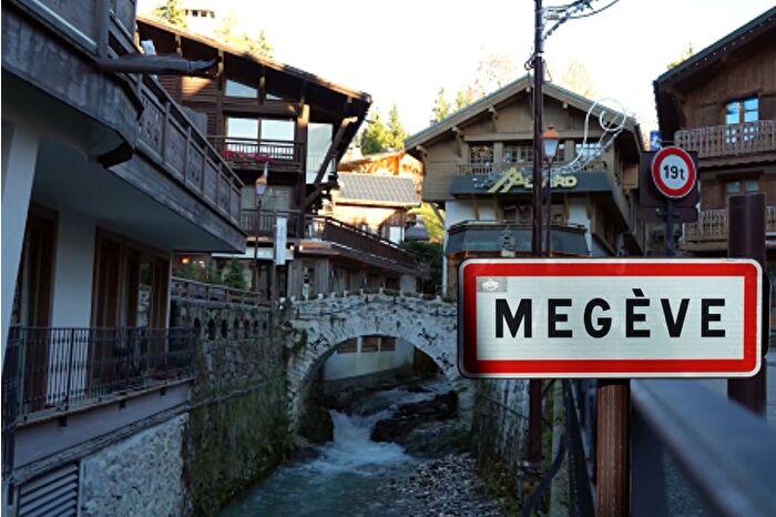 Fransız Alpleri’nin dünyaca ünlü kayak merkezi Megeve sezona hazırlanıyor
