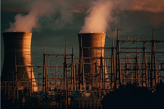 Fosil kaynaklı karbon emisyonlarında bu yıl yeni rekor seviye öngörülüyor