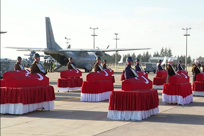 Gürcistan'da düşen kargo uçağında şehit olan askerler için Mürted Hava Üssü’nde tören düzenlendi