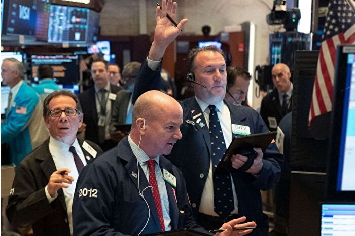 New York borsası haftanın son işlem gününe düşüşle başladı, teknoloji şirketlerinin hisseleri baskı altında