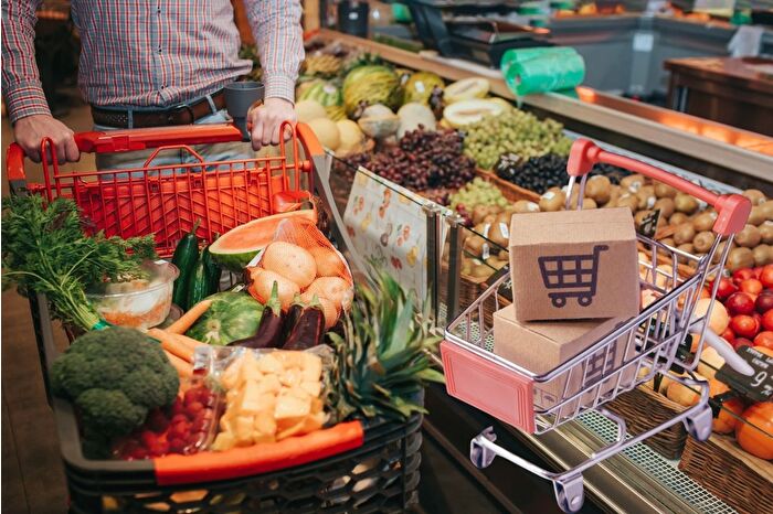 Ticaret Bakanlığı, tüketici hakem heyetlerinin kapatılmadığını, yeniden yapılandırılarak güçlendirildiğini açıkladı