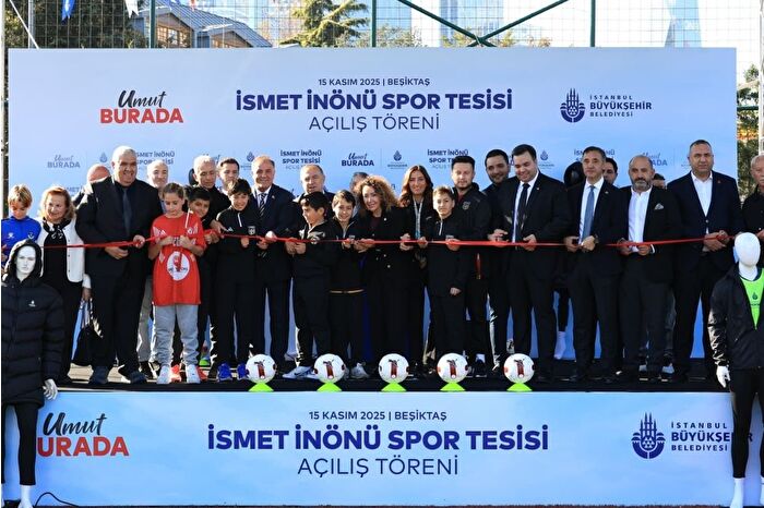 İBB'nin yenilediği Beşiktaş İsmet İnönü Spor Tesisi törenle açıldı
