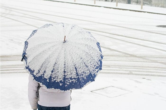 Meteoroloji, üç bölge için kar uyarısı, 24 kent için ise 'sarı' alarm verdi