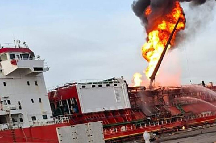 Türk bayraklı MT Orinda isimli LPG tankeri Ukrayna'nın İzmail Limanı'nda vuruldu