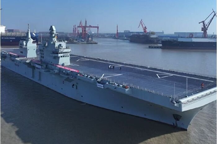 Çin'in Anadolu modeli insansız hava aracı taşıyabilen SİHA gemisi göreve hazır