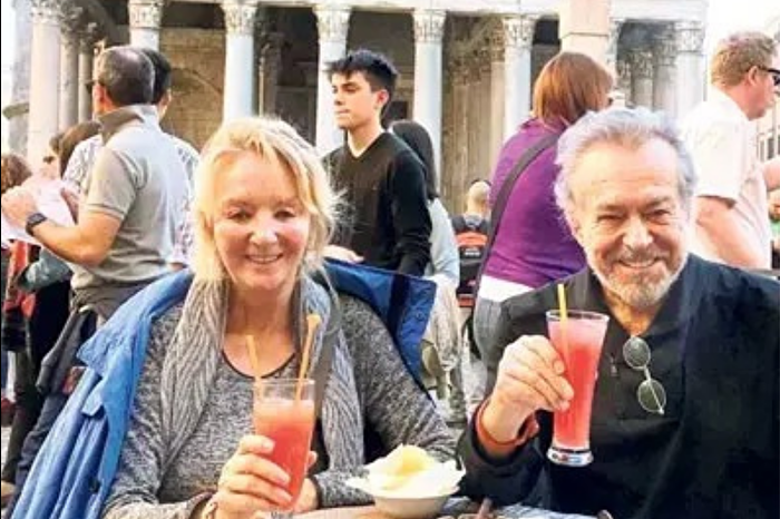 Usta gazeteci Güneri Civaoğlu'nun mirasını eşi Canan Civaoğlu'na bırakmasına, yeğenleri vasiyetnamenin iptali davası açtı