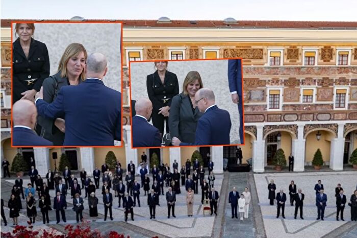 Monako Prensi II. Albert'ten Patronlar Dünyası yazarı Hülya Biren'e 'Ordre des Grimaldi' nişanı