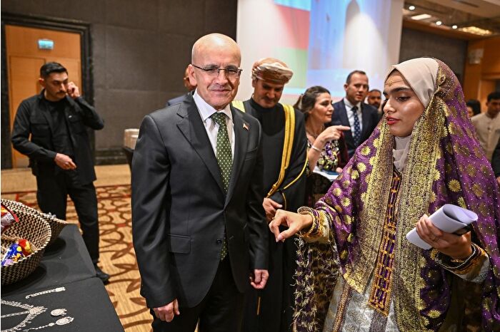 Hazine ve Maliye Bakanı Şimşek, Umman'la 13'üncü dönem KEK toplantısının gelecek ay Ankara'da yapılacağını söyledi