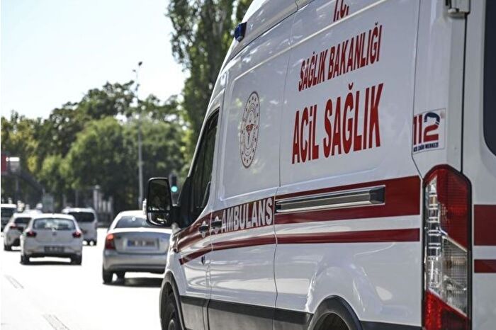 Pendik'te denize düşerek ayakları teknenin pervanesine kapılan kişi yaşamını yitirdi
