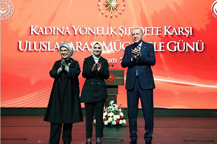 Emine Erdoğan'dan Kadına Yönelik Şiddetle Mücadele Günü paylaşımı
