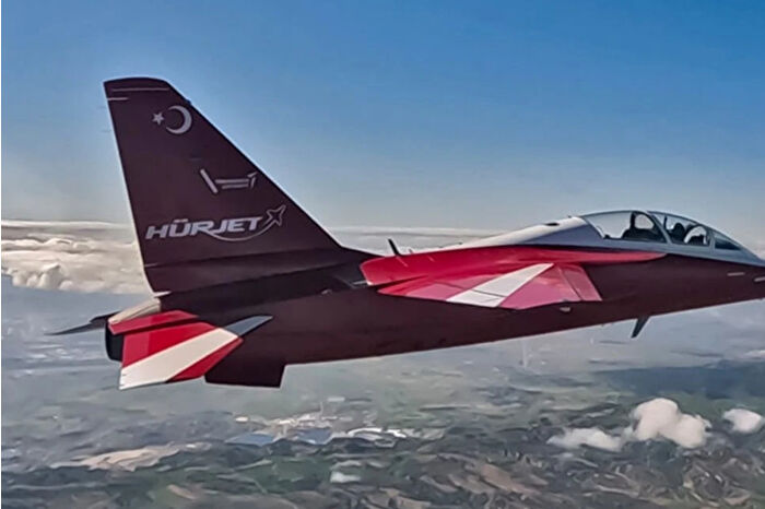 Türk Hava Kuvvetlerinin ilk milli jet eğitim ve hafif taarruz uçağı HÜRJET, test, seri üretim ve ihracat için 3 koldan ilerliyor