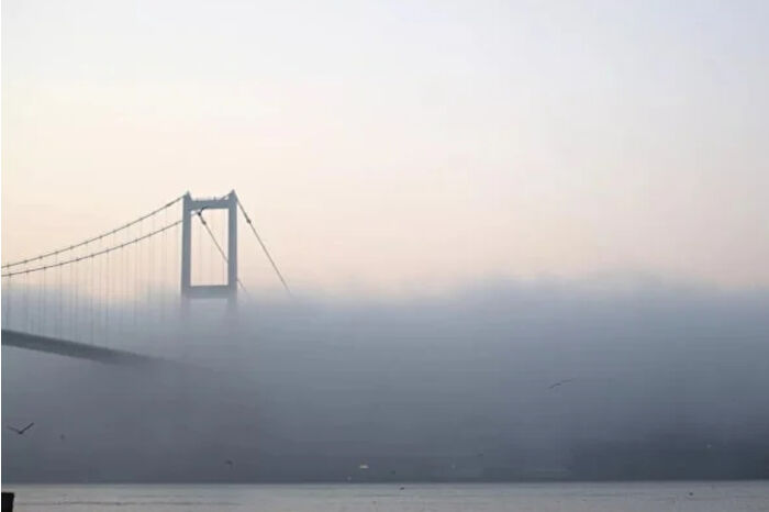 İstanbul Boğazı yoğun sis nedeniyle çift yönlü olarak geçici süreyle kapatıldı